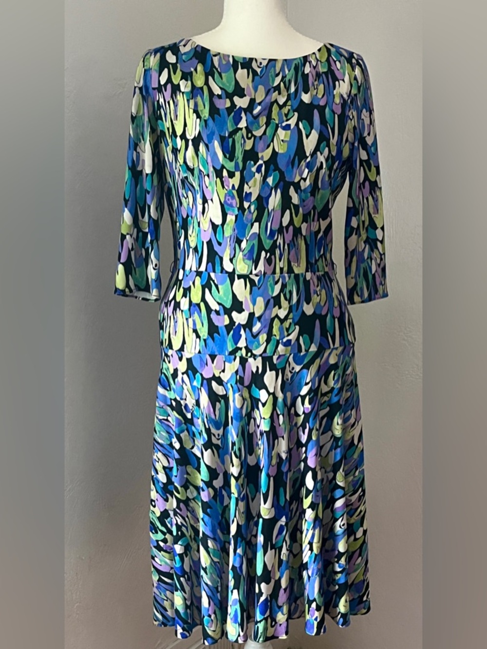 Tahari Dress multicolor print sz 6 o6